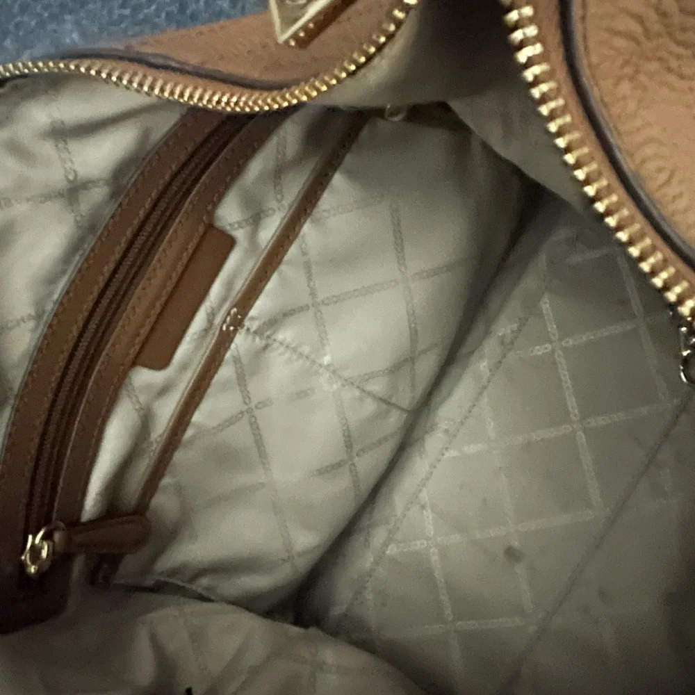 Micheal Kors conversion bag - Picture 6 of 7